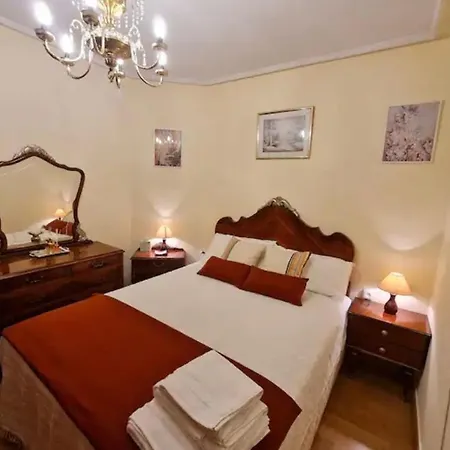 Piso En El Centro De Classic Spanish Flat * Gijon